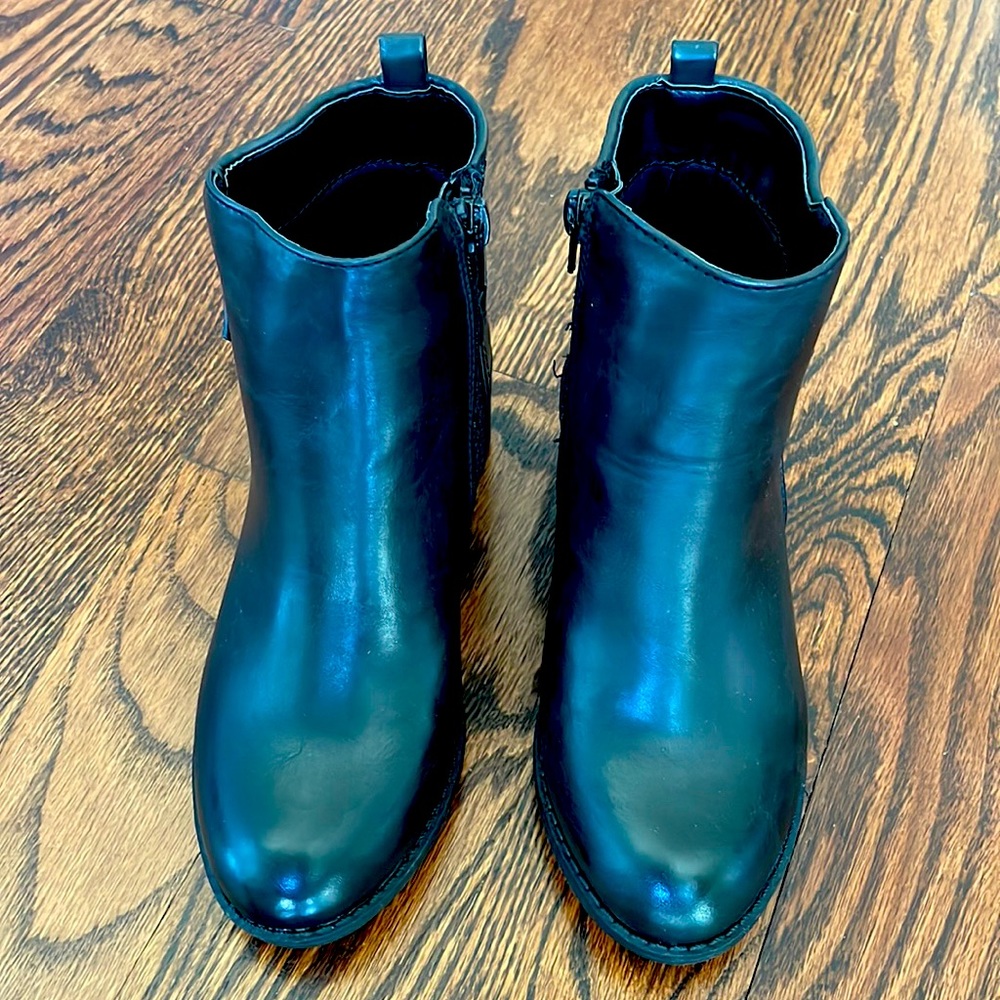 Leather shoes